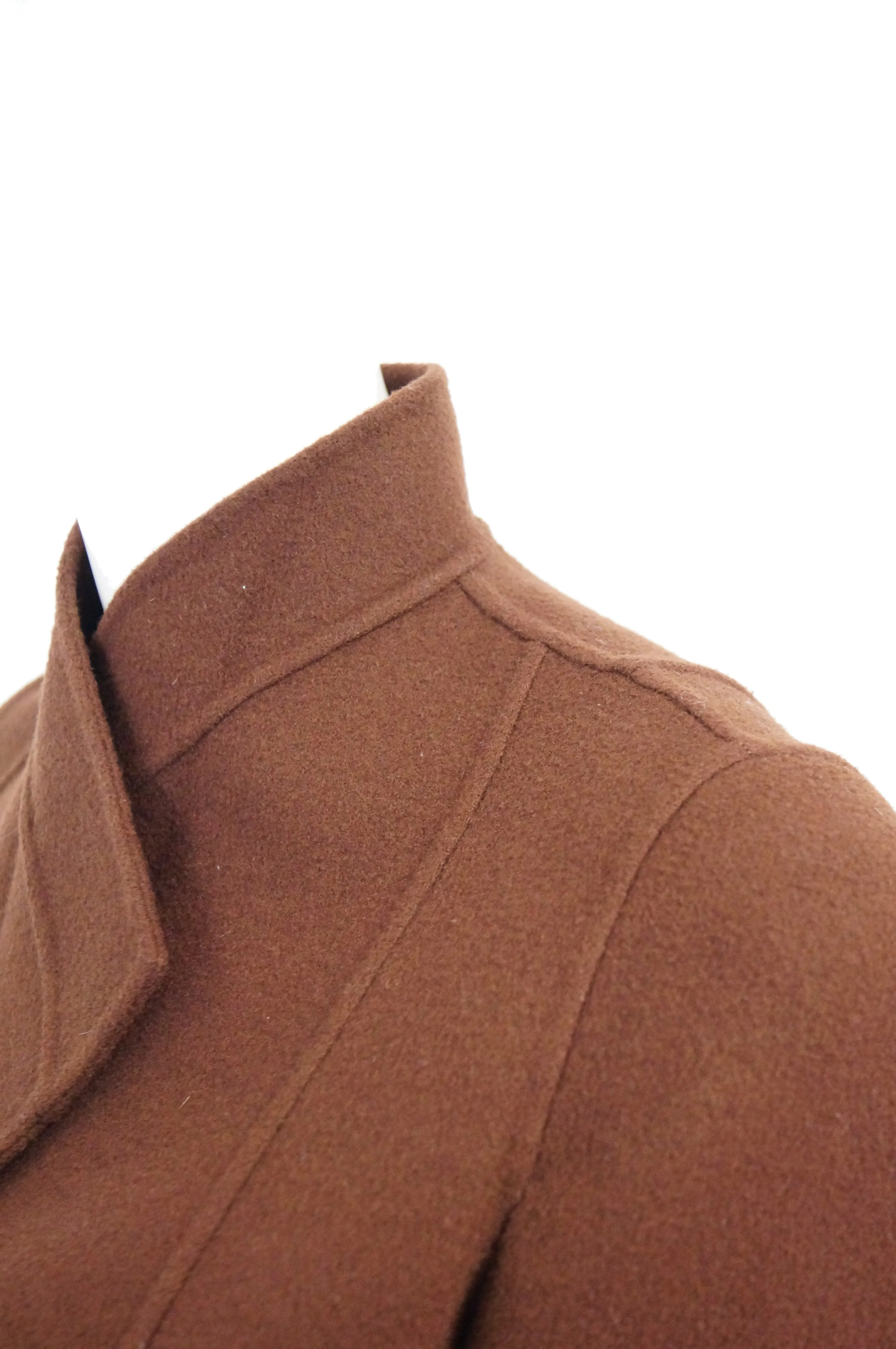 Manteau enveloppant en laine Audrey Brown des années 1970 par Andre Laug