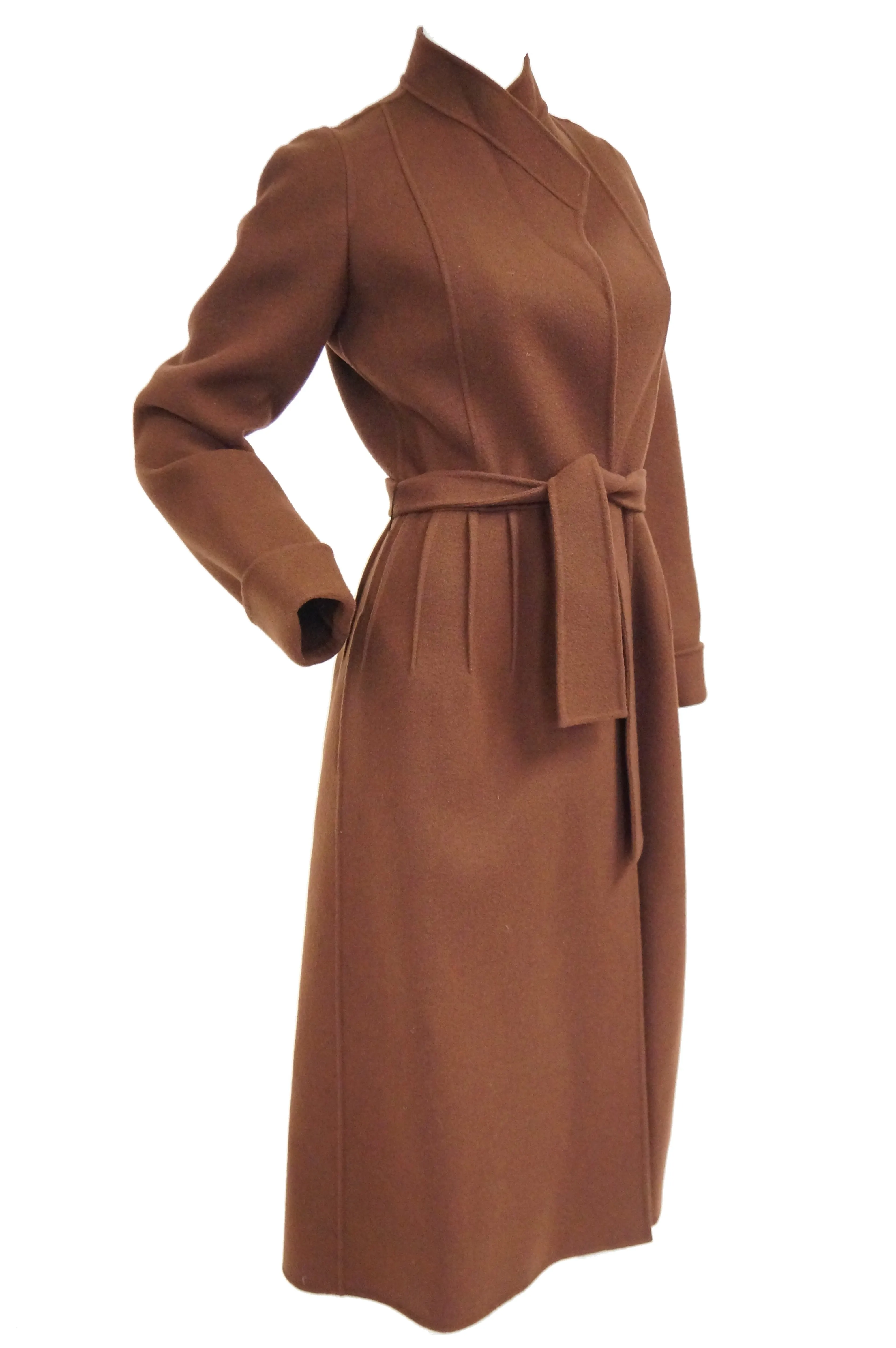 Manteau enveloppant en laine Audrey Brown des années 1970 par Andre Laug