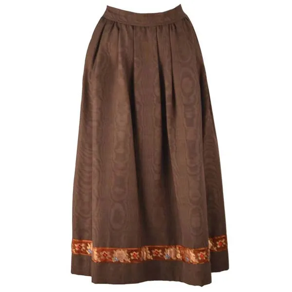 Jupe d'automne en satin moiré chocolat Yves Saint Laurent des années 1970