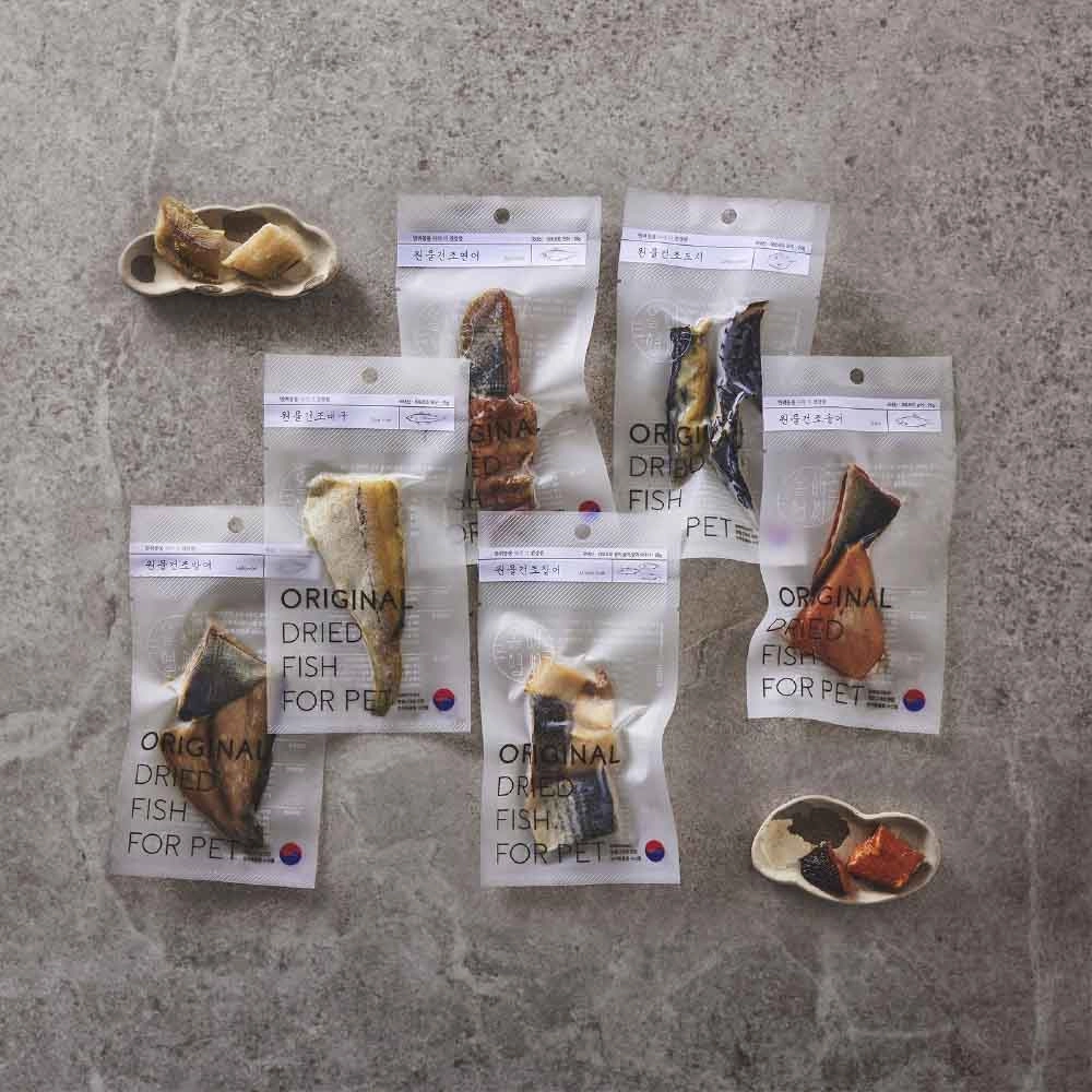 7 FOR $49.90: Eastsea Brother Capelin Grain-Free Half-Dried Treats For Cats & Dogs 30g