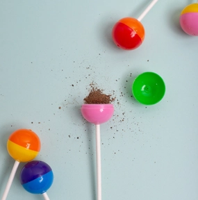 Dezi & Roo Pop-N-Purr Lollipop - Refillable Scent Enrichment Toy