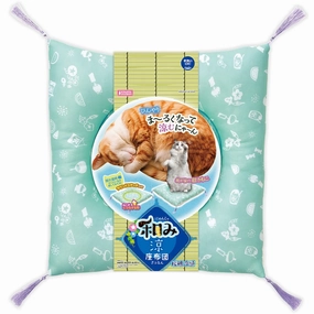Marukan Nyanko's Cooling Comfort Cushion Cat Bed