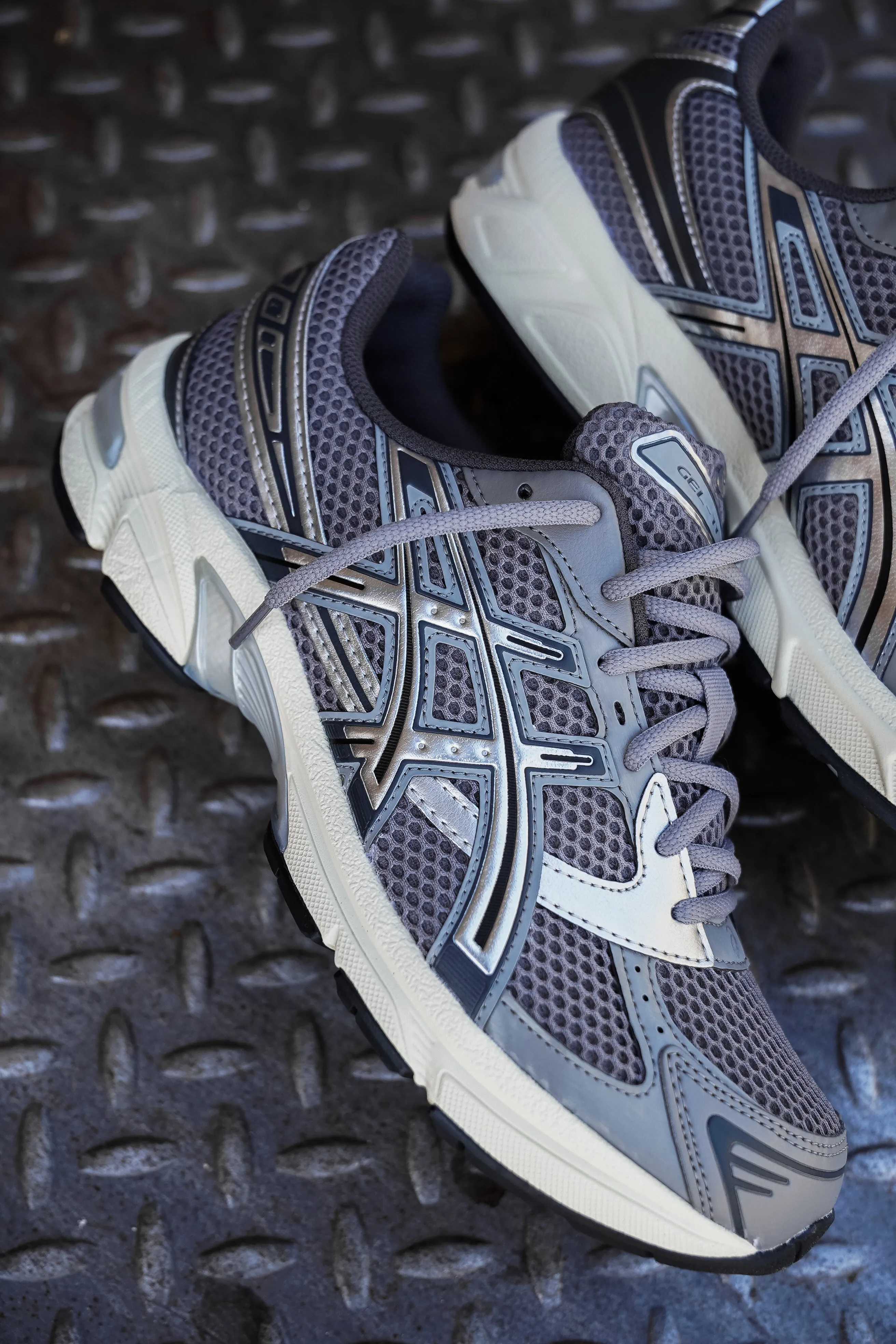 Asics Gel-1130 pour Homme (Gris Argile/Argent Pur)