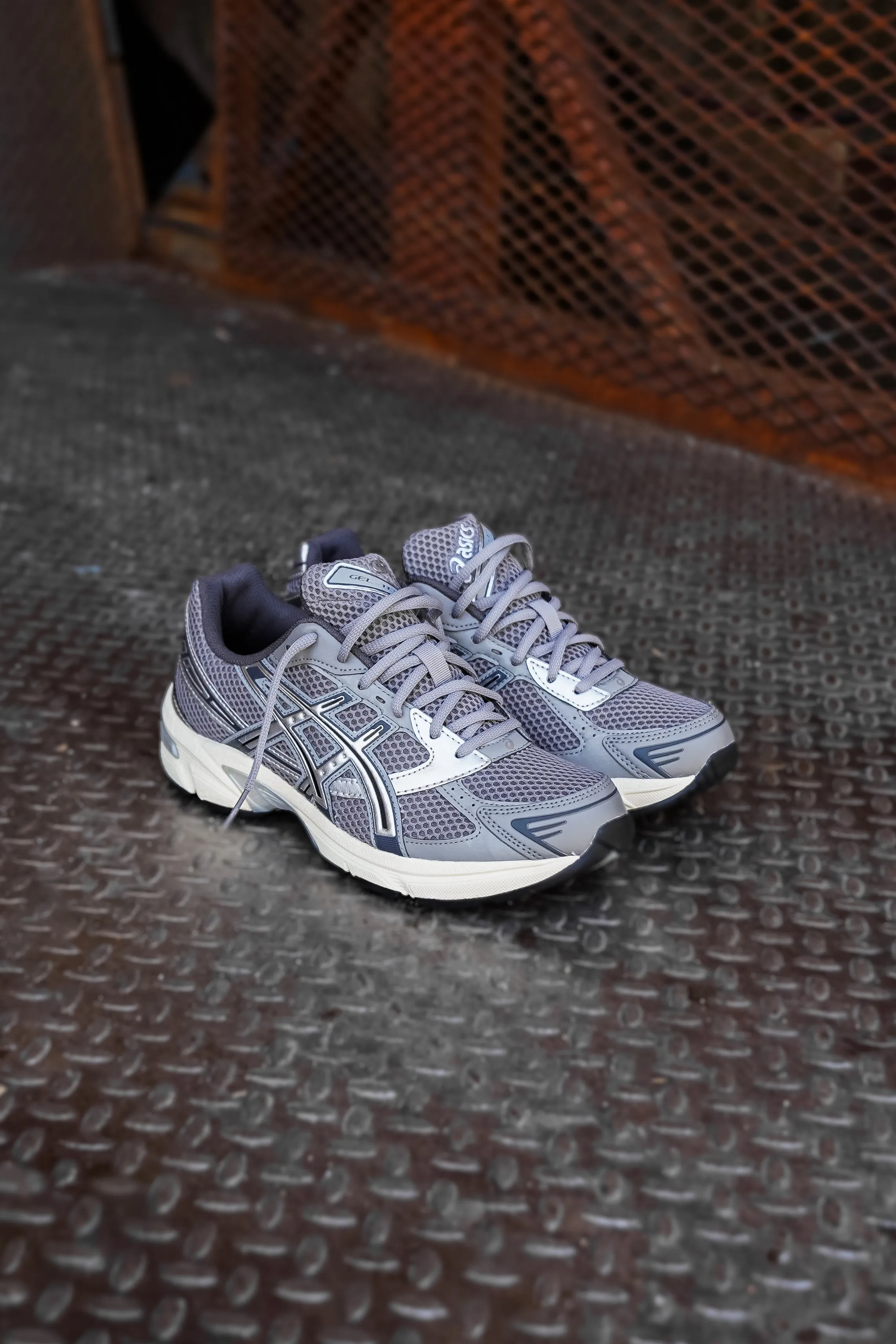 Asics Gel-1130 pour Homme (Gris Argile/Argent Pur)