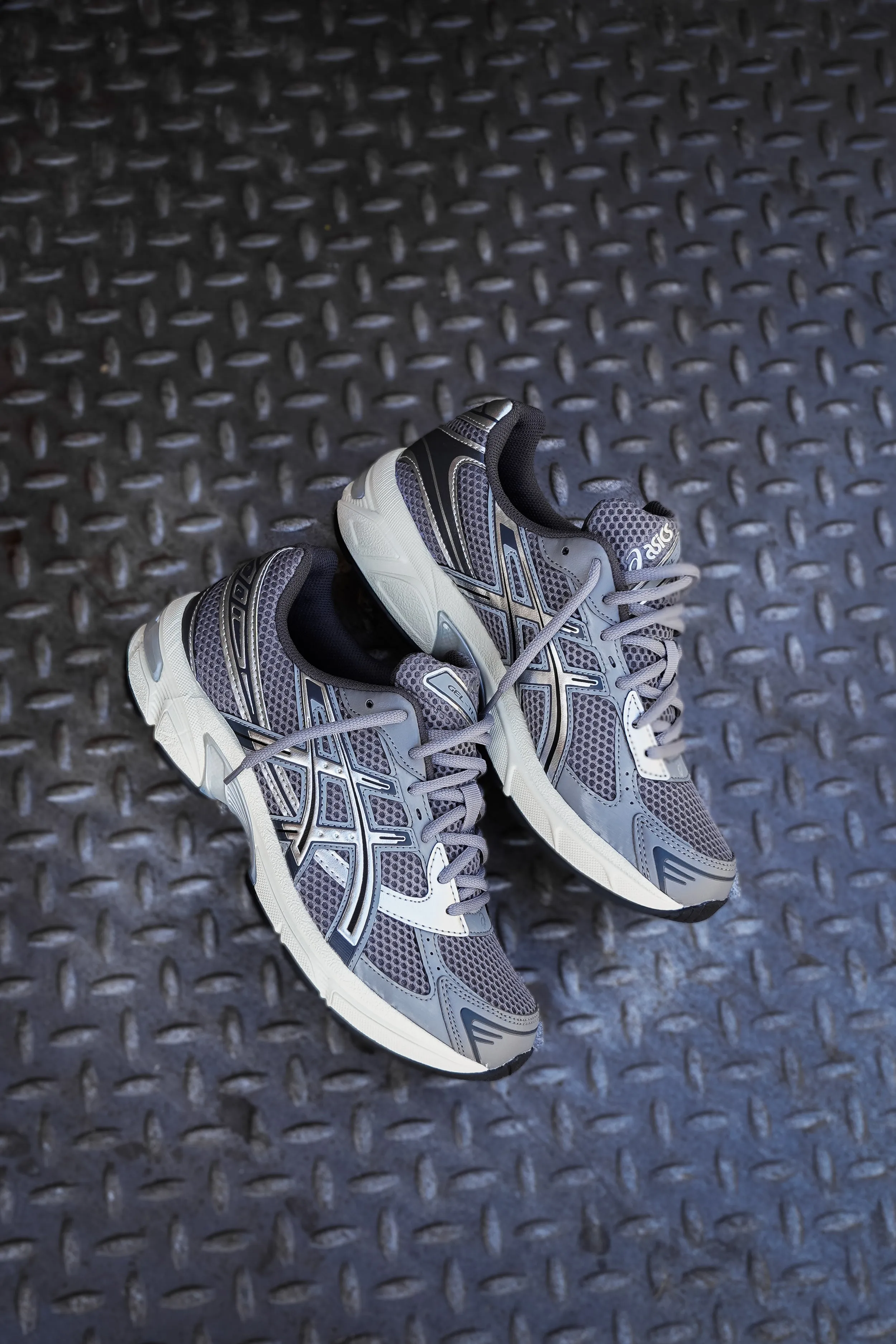 Asics Gel-1130 pour Homme (Gris Argile/Argent Pur)