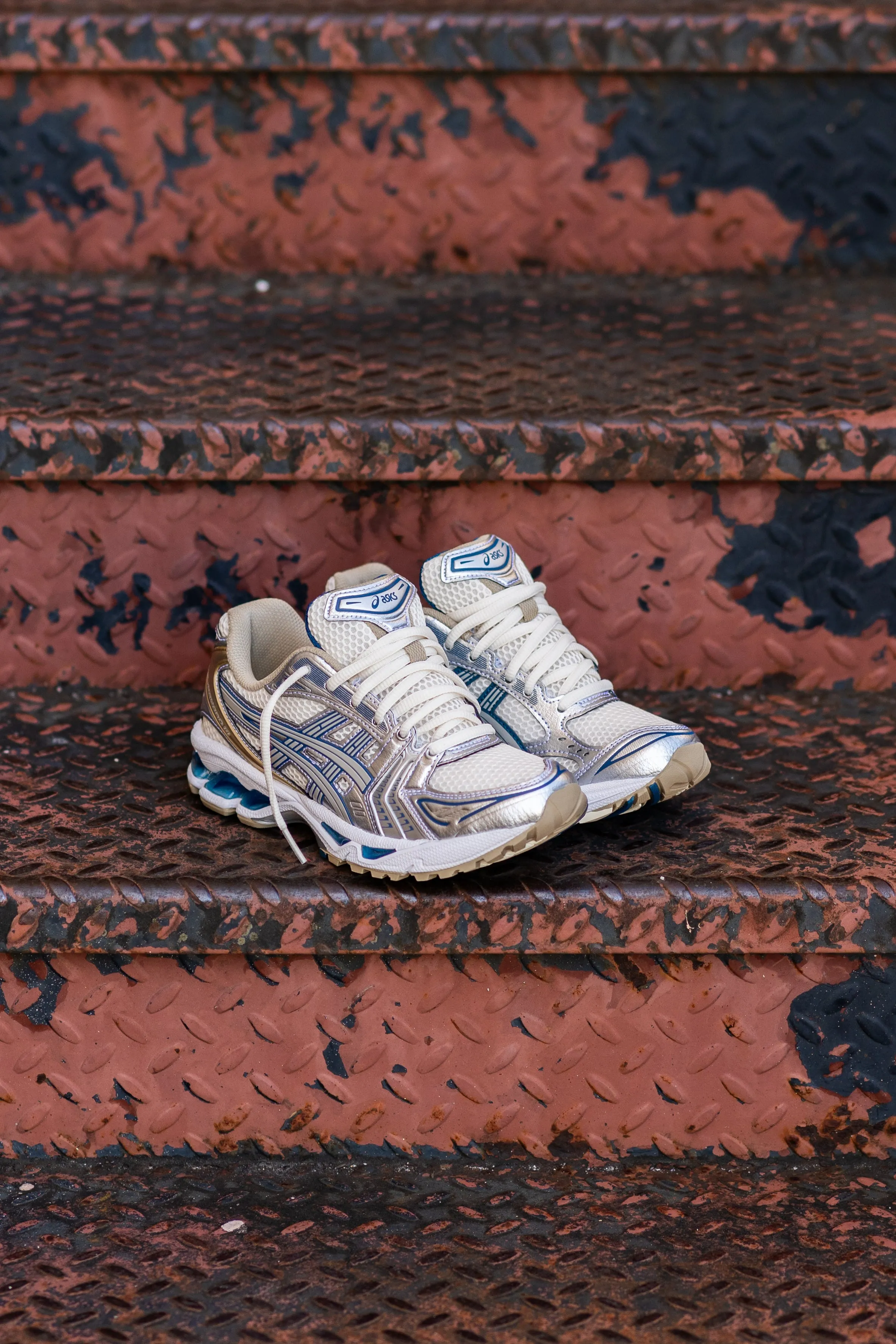 Asics Gel-Kayano 14 pour Homme (Créme/Argent Pur)