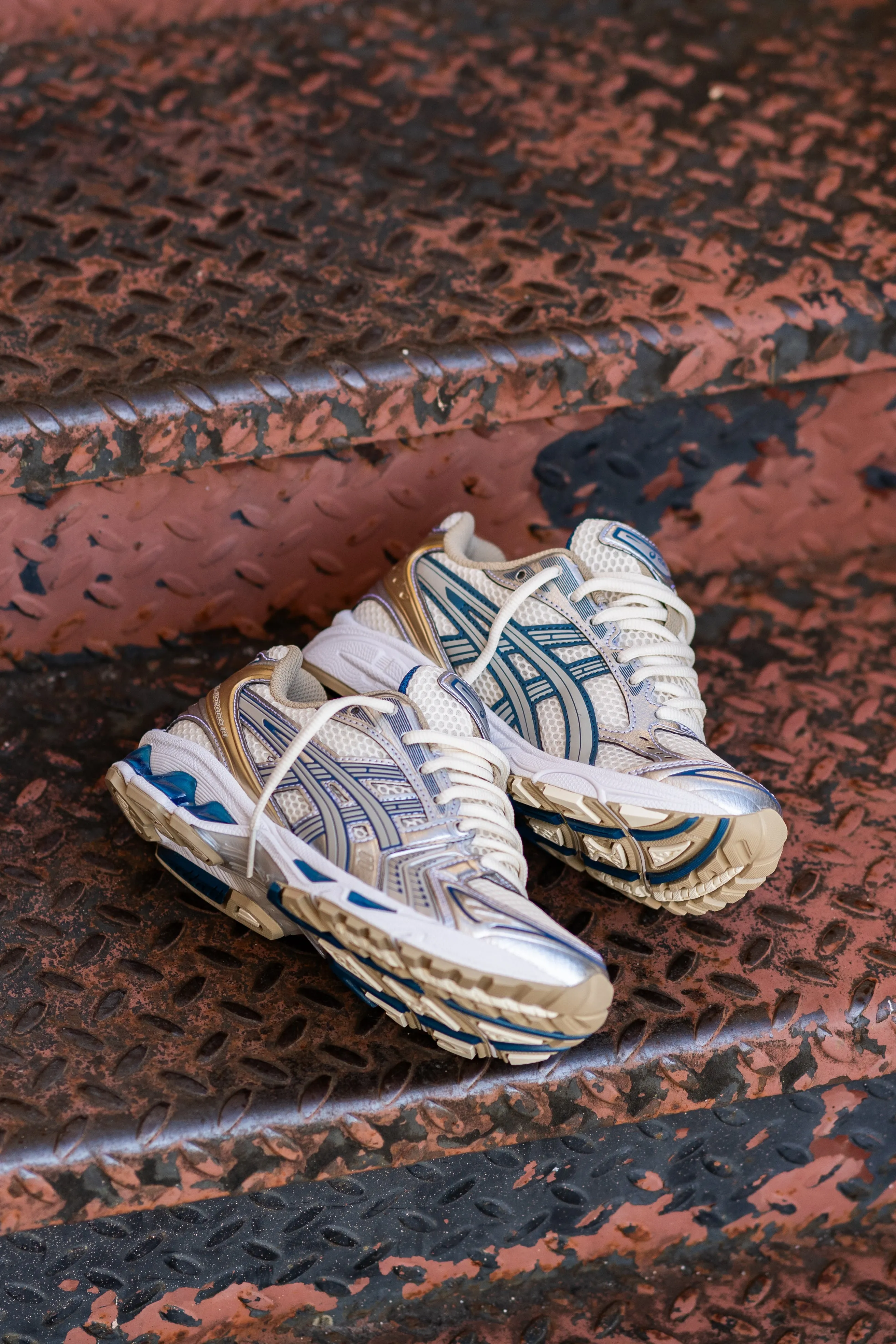 Asics Gel-Kayano 14 pour Homme (Créme/Argent Pur)