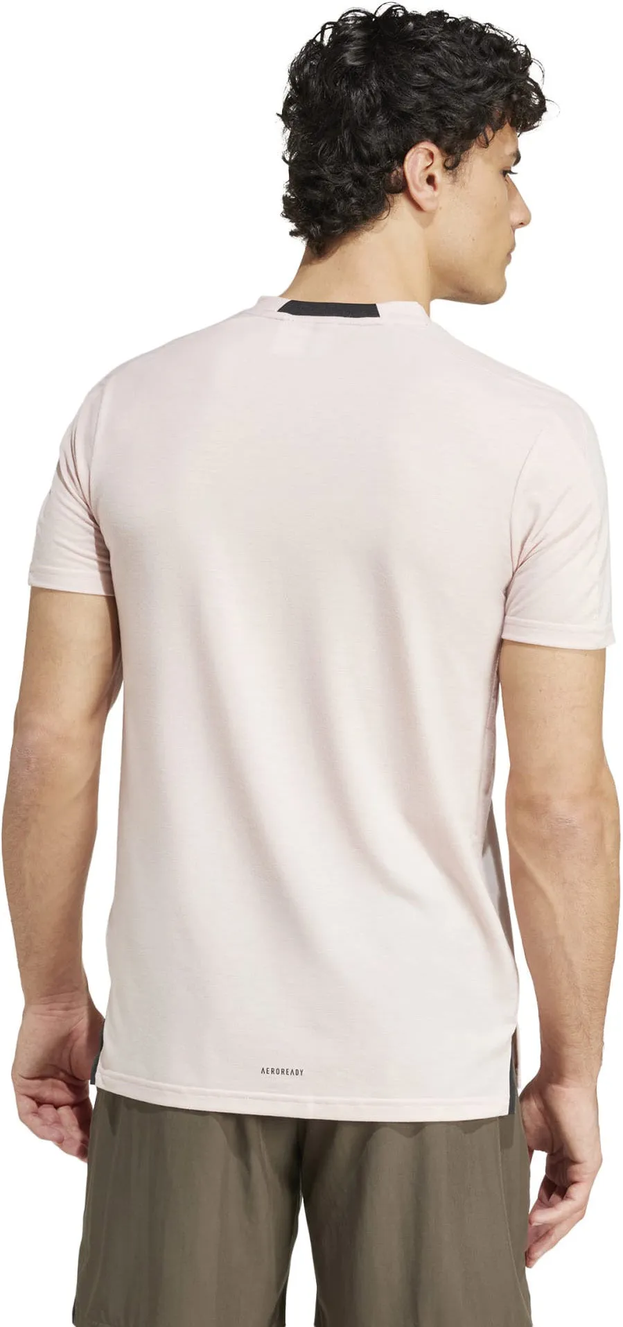T-shirt d'entraînement pour hommes conçu pour le sport
