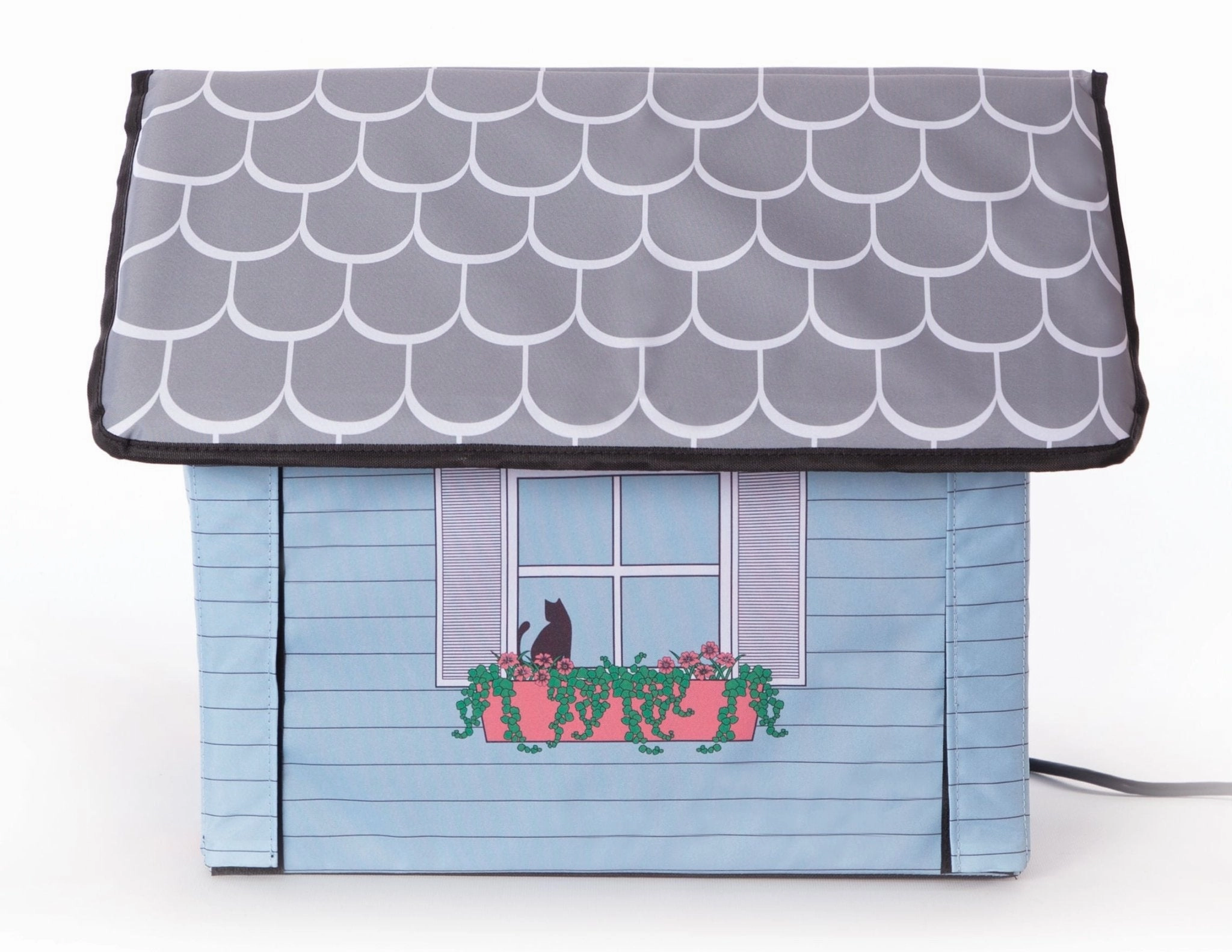 Outdoor Heated Kitty House