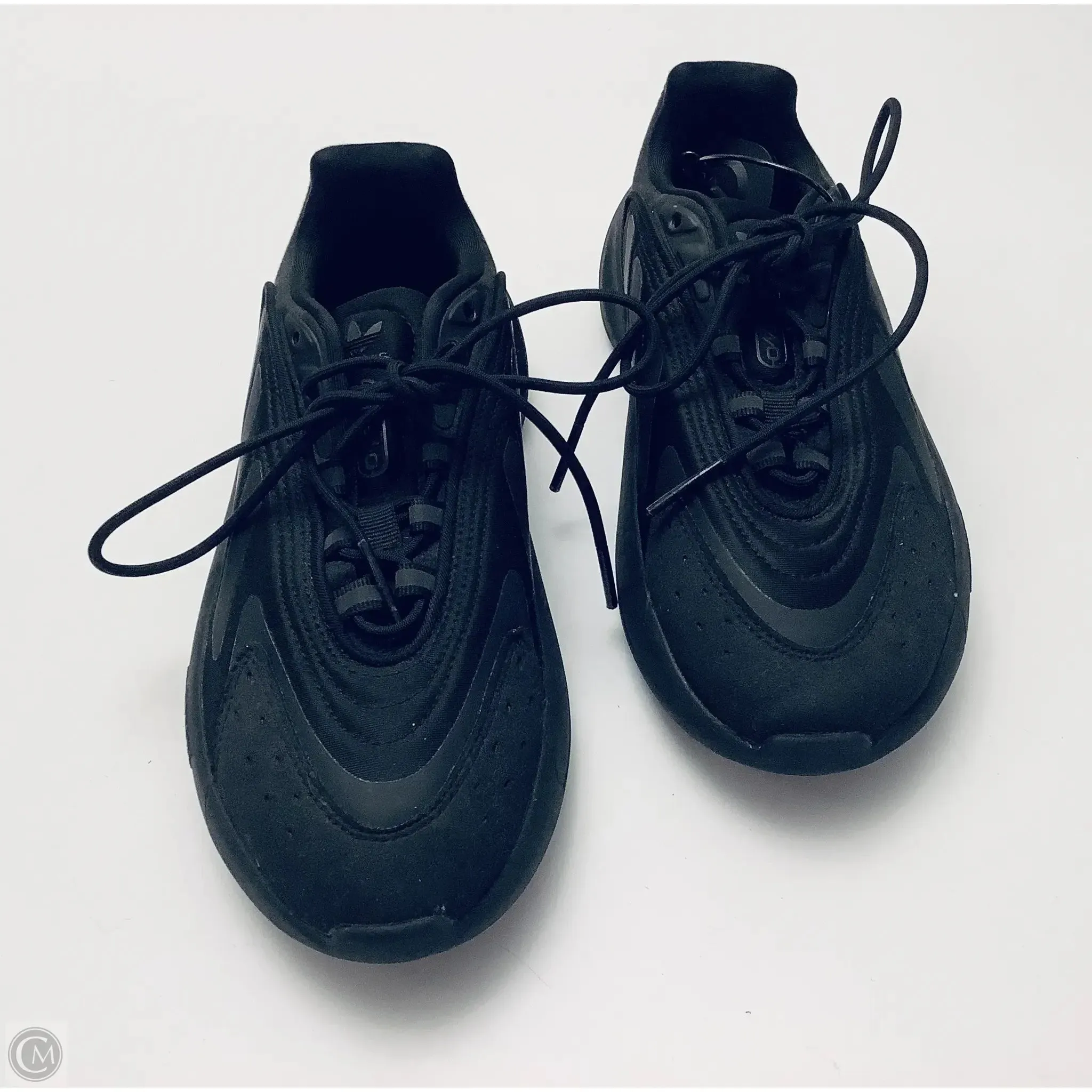 Chaussures de sport Adidas en noir, taille : 6.5