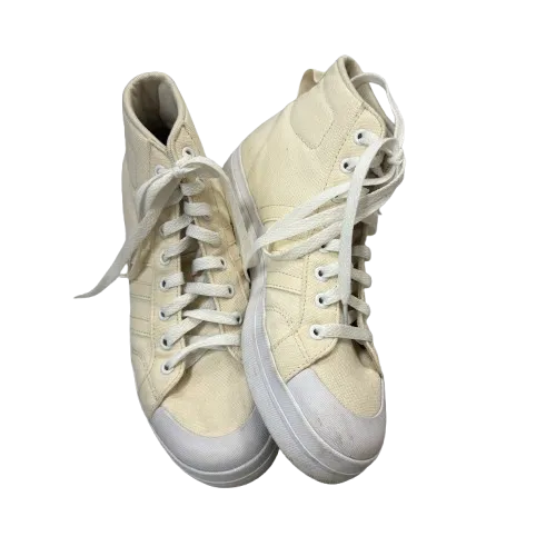 Chaussures de sport Adidas en crème, Taille : 8.5