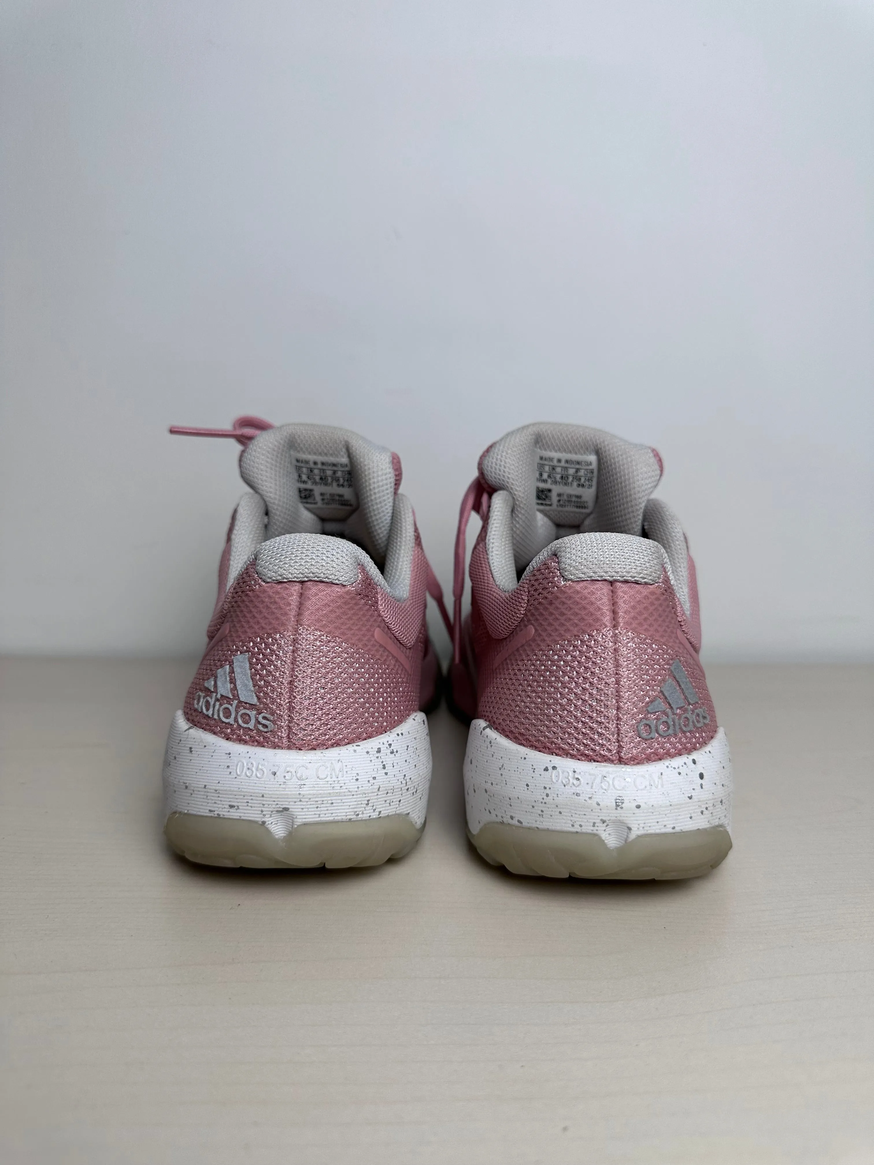Chaussures de sport Adidas en mauve, taille : 8
