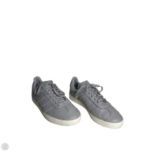 Chaussures Sneakers par Adidas en gris, Taille : 9.5