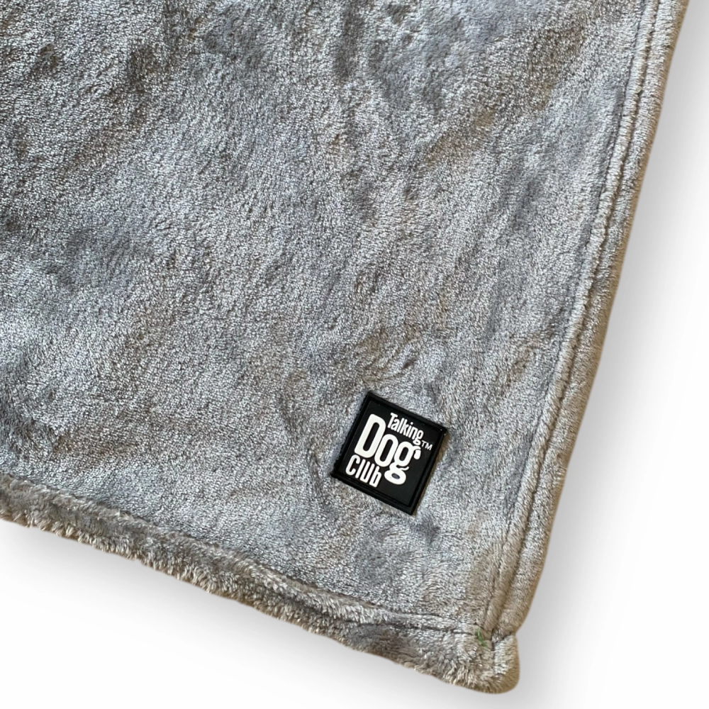 Talking Dog Club Fleece Blanket For Dogs (Silver Grey)